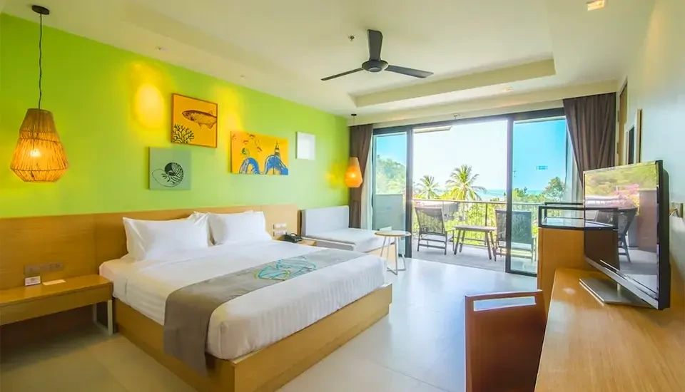 هتل هالیدی انانگ بیچ ریزورت